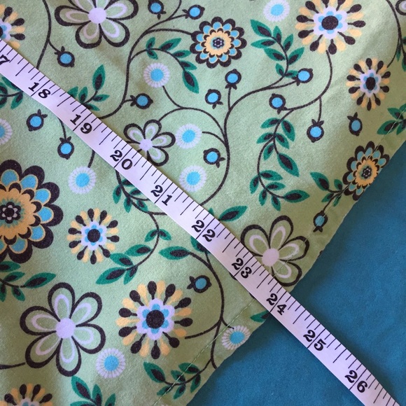 UA Scrub Top | Size small - Picture 2 of 3